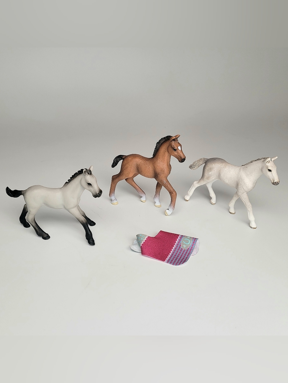 Schleich Lot of 3 Foals, Oldenberg 13947, Holsteiner 13860, Repl. foal Qtr Horse